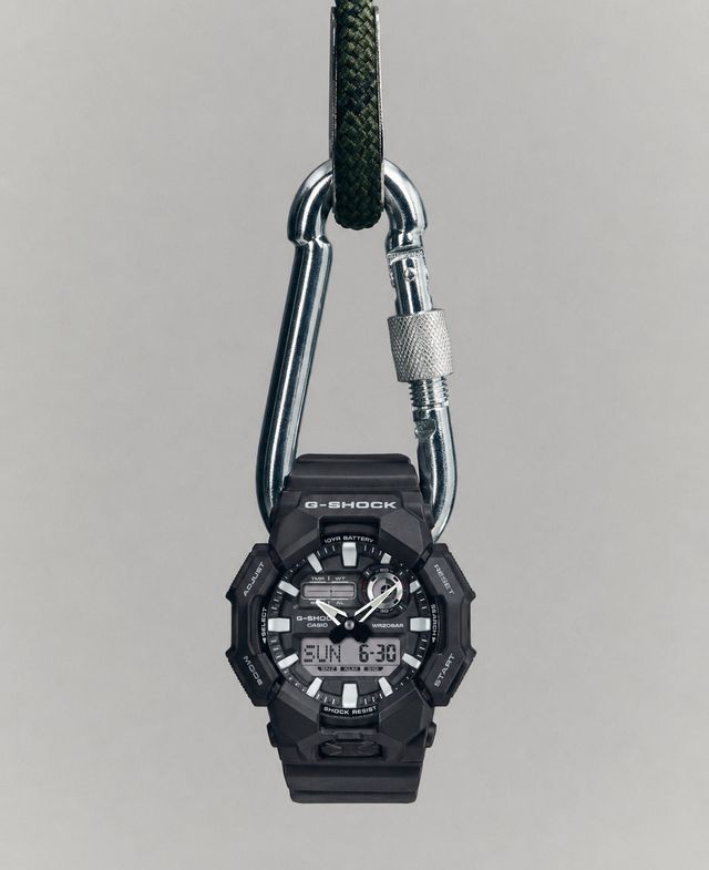 Orë dore G-SHOCK GA-010-1A, e zezë/hirtë